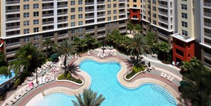 Piscine couverte, piscine extérieure