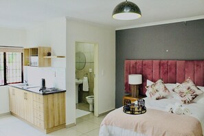 Apartment | 1 bedroom, free WiFi, bed sheets - Remarkable 1-bed Apartment in Sandton (Johannesburg)