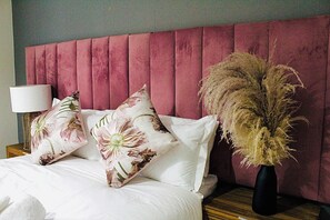 1 bedroom, free WiFi, bed sheets - Remarkable 1-bed Apartment in Sandton (Johannesburg)