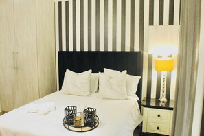 Apartment | 1 bedroom, free WiFi, bed sheets - Exquisite 1-bed Apartment in Sandton (Johannesburg)