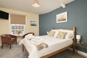 Classic Double Room, Ensuite (first floor) | Blackout drapes, iron/ironing board, free WiFi - The White Hart Hotel (Ivybridge)