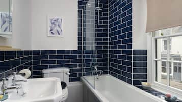 Classic Twin Room, Ensuite (first floor) | Bathroom