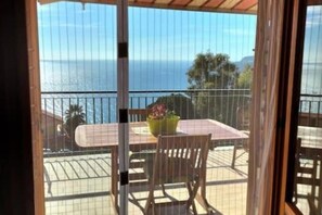 Outdoor dining - Soul&Sea Apartment (Letojanni)