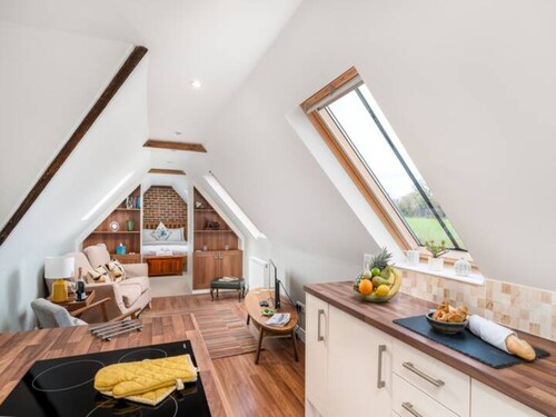 Tranquil Chilterns Farm Hideaway - Pass the Keys