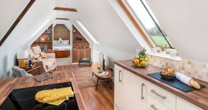 Tranquil Chilterns Farm Hideaway - Pass the Keys
