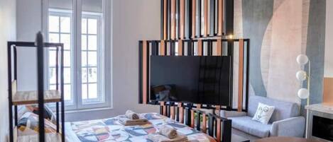 Free WiFi, bed sheets