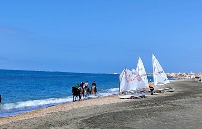 TRA Cielo E Mare Lido DI Roma