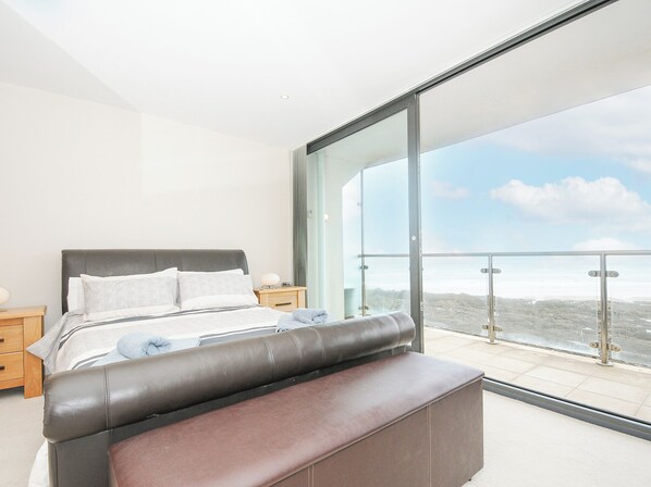 Interior - 2 Horizon View (Bideford)