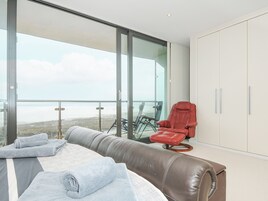 2 bedrooms, individually decorated, individually furnished, free WiFi