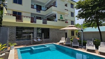 Façana frontal de l'allotjament