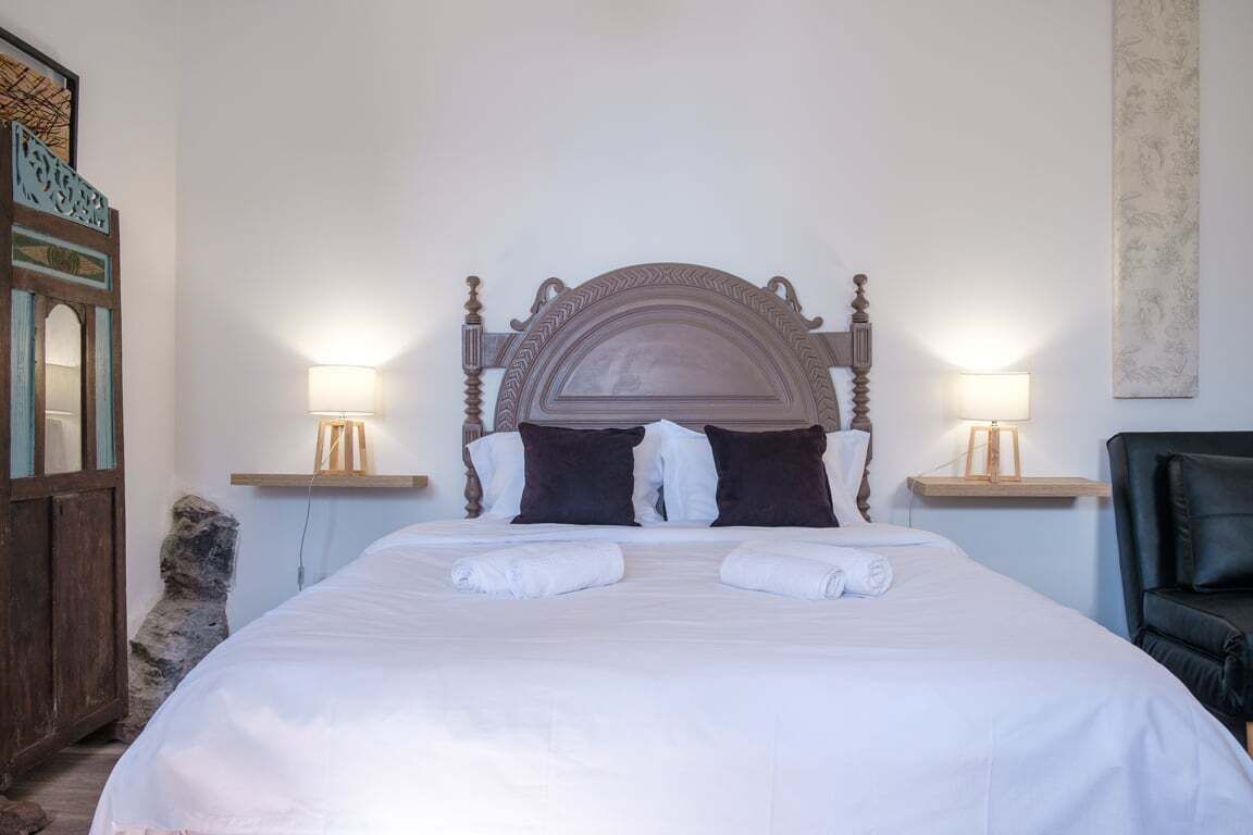 Strykejern/-brett, internettilgang og sengetøy