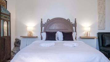 Iron/ironing board, Internet, bed sheets