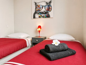 4 bedrooms, in-room safe, desk, iron/ironing board - La Villa Océane, Elegante, Plages, Gr34, 2-8 Pers (Clohars-Carnoët)