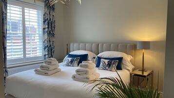 2 bedrooms, iron/ironing board, free WiFi, bed sheets
