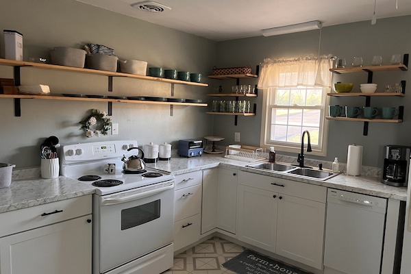 Micro-ondes, four, plaque de cuisson, lave-vaisselle