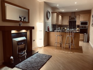 Appartement | Cuisine privée | Réfrigérateur, micro-ondes, four, plaque de cuisson