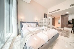 Comfort Apartment | 1 bedroom, soundproofing, iron/ironing board, free WiFi - Stunning J-One Tower Studio (Dubai)