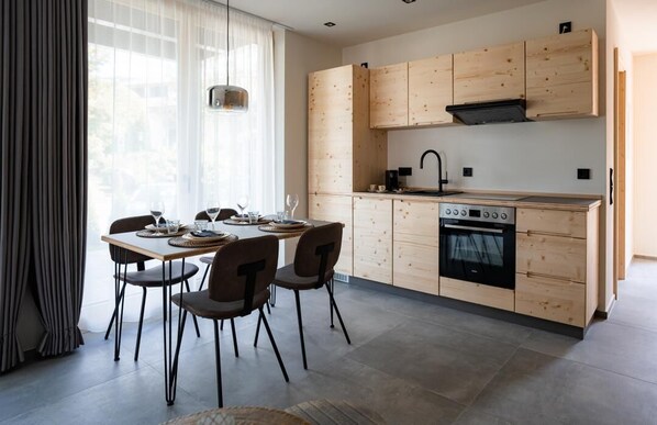 Refrigerador, horno, parrilla de estufa y lavavajillas 