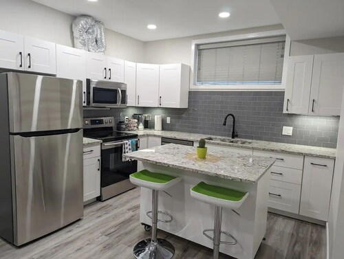 Confortable brand-new 1-bedroom close to downtown

