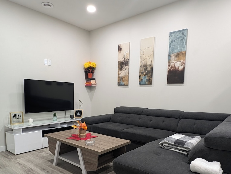 Confortable Brand-new 1-bedroom Close To Downtown - Saskatchewan