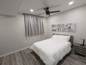 1 chambre, fer et planche à repasser, Wi-Fi gratuit, draps fournis