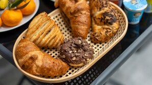 Free daily cooked-to-order breakfast