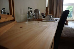 Chambre Club Double ou avec lits jumeaux, plusieurs lits, salle de bains privée