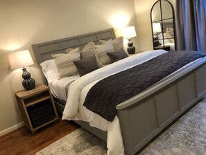 4 bedrooms, desk, iron/ironing board, bed sheets