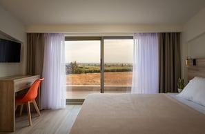 Classic Suite, 1 King Bed with Sofa bed, Non Smoking, Pool View