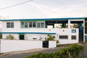 Exterior - Hilltop Apartment with 360° Views perfect for families (Vieques)