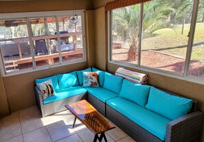 Smart TV, books - Crystal River - Fun 'n Sun Retreat - Sleeps 8 (Homosassa Springs)