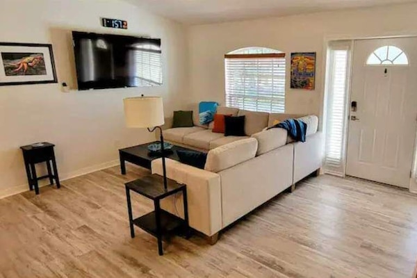 Televisor intel·ligent i llibres