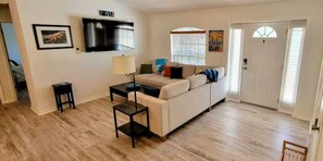 Smart TV, books - Crystal River - Fun 'n Sun Retreat - Sleeps 8 (Homosassa Springs)