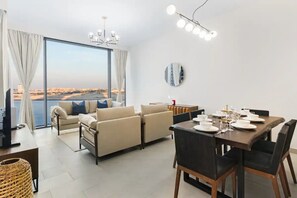 Comfort Apartment | 2 bedrooms, soundproofing, iron/ironing board, free WiFi - Bright 2BR in top Creek Rise Tower (Dubai)