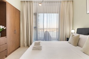 Comfort Apartment | 2 bedrooms, soundproofing, iron/ironing board, free WiFi - Bright 2BR in top Creek Rise Tower (Dubai)