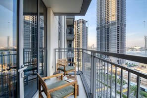 Comfort Apartment | 2 bedrooms, soundproofing, iron/ironing board, free WiFi - Bright 2BR in top Creek Rise Tower (Dubai)