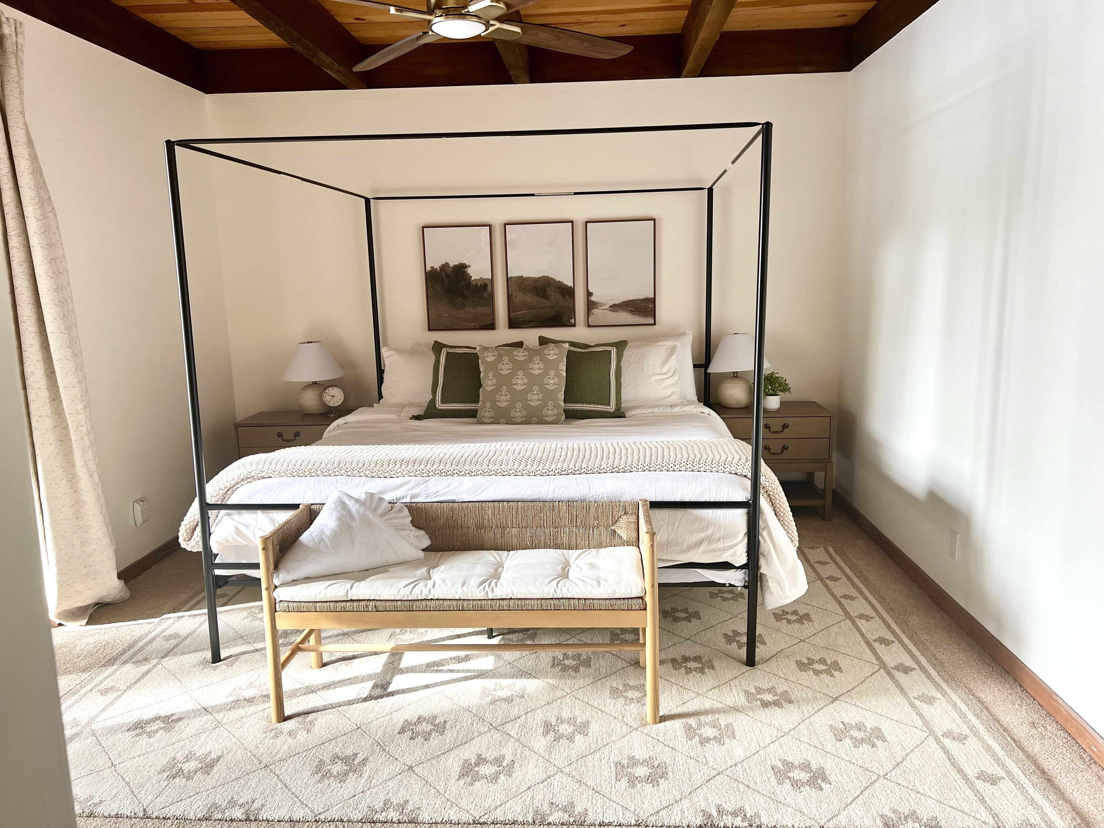 4 bedrooms, travel crib, WiFi, bed sheets