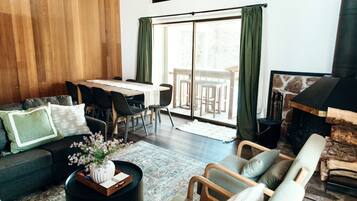 Smart TV, fireplace, books