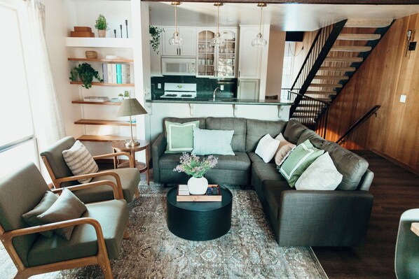 Smart-TV, peis og bøker