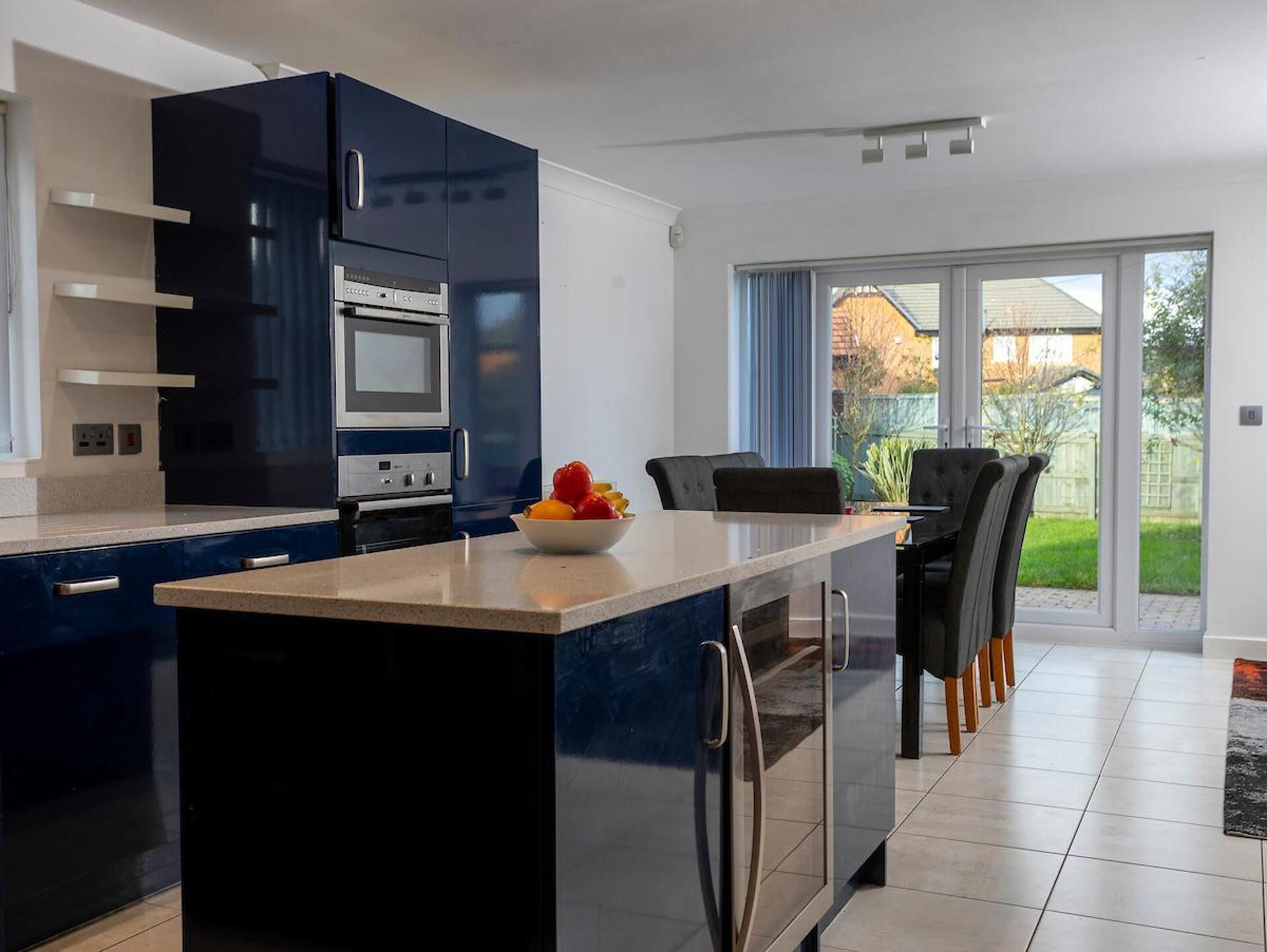 Casa | Cozinha privada | Geladeira, micro-ondas, fogão, cooktop