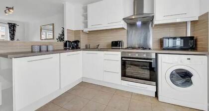 Luxurious 2-bed House in Canary Wharf London