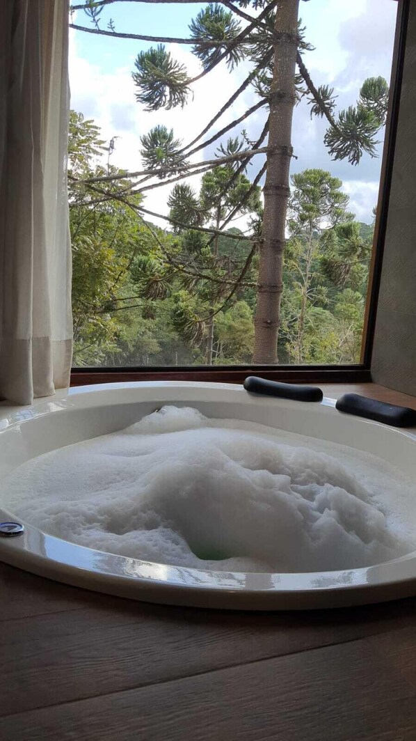 コンフォート シャレー | セーフティボックス (室内)、客室ごとに異なる装飾、客室ごとに異なるインテリア、WiFi (無料)