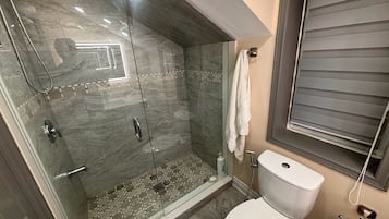 Bidet, towels, soap, shampoo