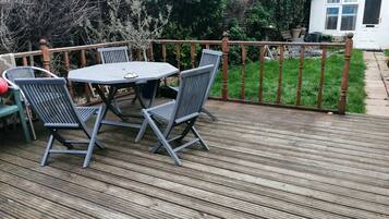 Studio | Outdoor dining