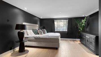 Luxury Townhouse near the Vigelandpark | 4 bedrooms, Egyptian cotton sheets, premium bedding, pillow-top beds