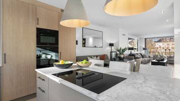 Luxury Townhouse near the Vigelandpark | Private kitchen | Electric kettle