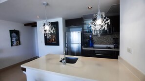 Fridge, microwave, oven, stovetop - Juan Dolio Dominican Republic (Guayacanes)