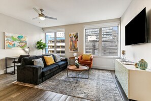 Televisión, videojuegos y futbolito 