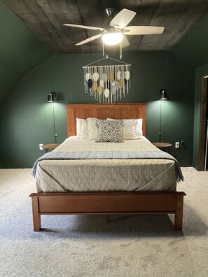 1 bedroom, WiFi, bed sheets - Barn in Bemus Point: 1 mile to Chautauqua Lake and on the snowmobile trail (Bemus Point)