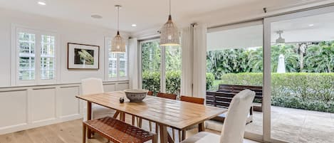 บ้านพัก, หลายเตียง (Banyan Cove 4bd 4.5ba Private Pool ) | ร้านอาหาร